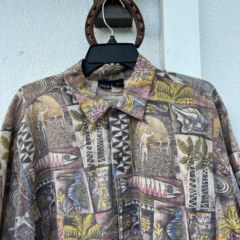 Vintage 1995 Men's Patagonia Hawaii Cropped Button Up Shirt (Medium) - Picture 3 of 5